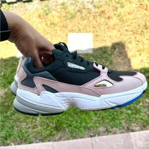 Adidas Falcon Sneakers Size 8.5 Women